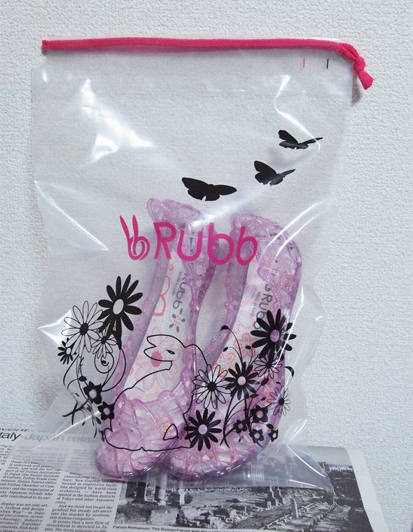 http://www.chilori.com/works/archives/rubb_bag.jpg